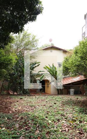 Casa à venda com 540m², 3 quartos e 6 vagasQuintal