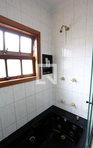 Casa à venda com 540m², 3 quartos e 6 vagasBanheiro da Suíte