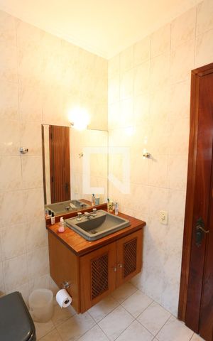 Casa à venda com 540m², 3 quartos e 6 vagasBanheiro