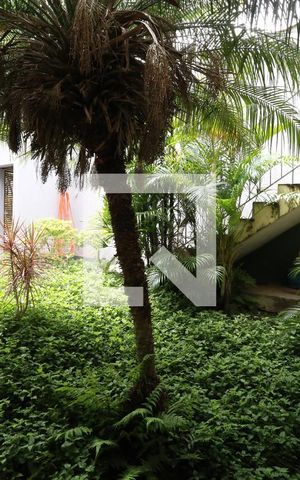 Casa à venda com 540m², 3 quartos e 6 vagasQuintal/Jardim