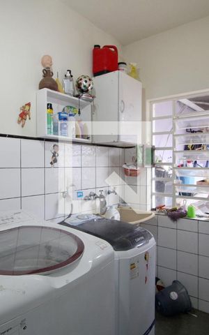 Casa para alugar com 240m², 3 quartos e 4 vagasÁrea de Serviço