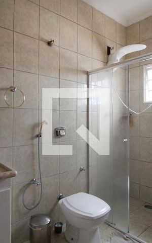 Casa para alugar com 240m², 3 quartos e 4 vagasBanheiro da Suíte