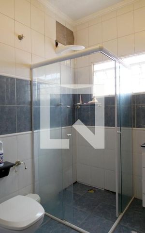 Casa para alugar com 240m², 3 quartos e 4 vagasBanheiro 1