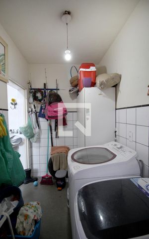 Casa para alugar com 240m², 3 quartos e 4 vagasÁrea de Serviço