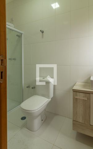 Casa para alugar com 400m², 3 quartos e 4 vagas Casa para alugar com 400m², 3 quartos e 4 vagasBanheiro da Suíte 2