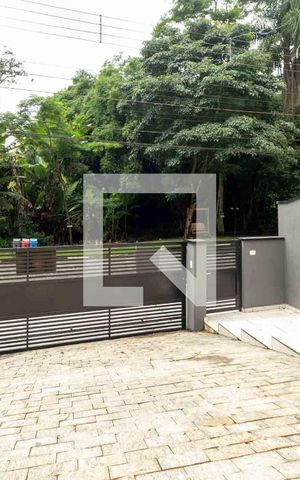 Casa para alugar com 400m², 3 quartos e 4 vagas Casa para alugar com 400m², 3 quartos e 4 vagasEntrada