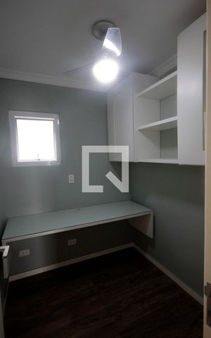 Apartamento à venda com 200m², 3 quartos e 3 vagas Apartamento à venda com 200m², 3 quartos e 3 vagasEscritório