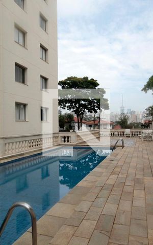Apartamento à venda com 200m², 3 quartos e 3 vagas Apartamento à venda com 200m², 3 quartos e 3 vagasPiscina