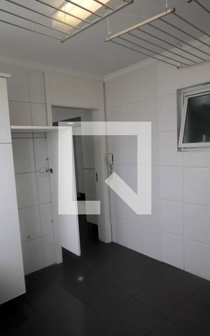 Apartamento à venda com 200m², 3 quartos e 3 vagas Apartamento à venda com 200m², 3 quartos e 3 vagasÁrea de Serviço