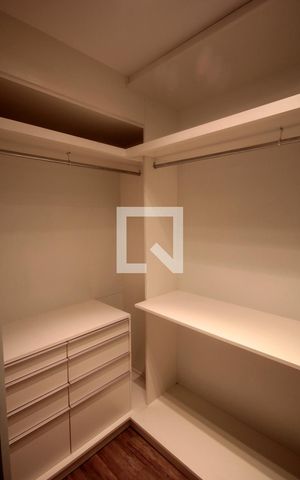 Apartamento à venda com 200m², 3 quartos e 3 vagas Apartamento à venda com 200m², 3 quartos e 3 vagasCloset da suíte 3