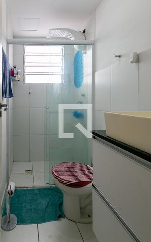Apartamento à venda com 51m², 2 quartos e 1 vaga Apartamento à venda com 51m², 2 quartos e 1 vagaBanheiro