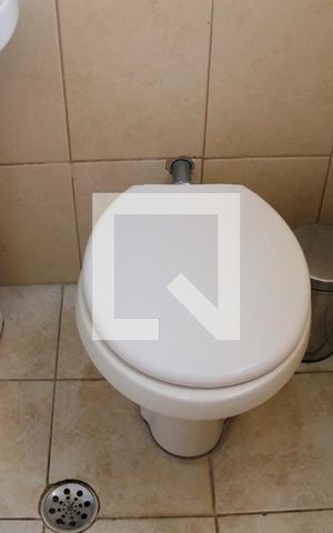 Casa à venda com 230m², 3 quartos e 6 vagasBanheiro de Serviço