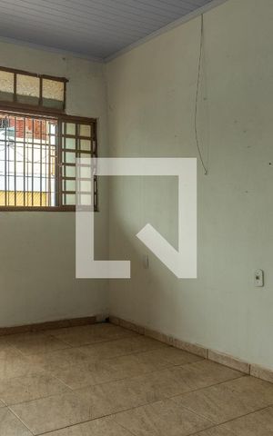 Casa à venda com 484m², 6 quartos e 4 vagas Casa à venda com 484m², 6 quartos e 4 vagasSala