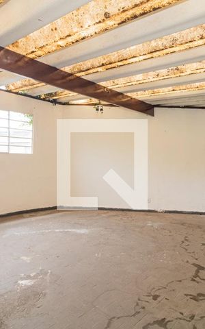 Casa à venda com 220m², 4 quartos e 3 vagas Casa à venda com 220m², 4 quartos e 3 vagasSalão
