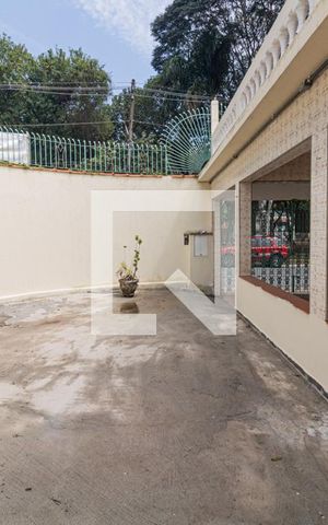 Casa à venda com 220m², 4 quartos e 3 vagas Casa à venda com 220m², 4 quartos e 3 vagasGaragem