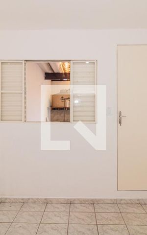 Casa à venda com 220m², 4 quartos e 3 vagas Casa à venda com 220m², 4 quartos e 3 vagasQuarto 3