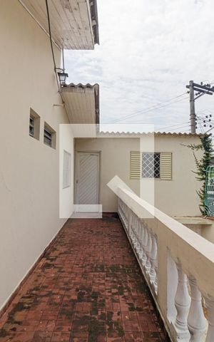 Casa à venda com 220m², 4 quartos e 3 vagas Casa à venda com 220m², 4 quartos e 3 vagasVaranda do Quarto 4