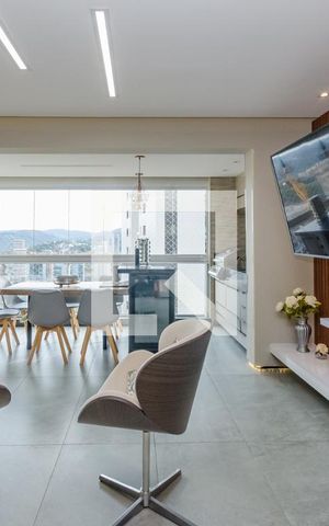 Apartamento à venda com 105m², 2 quartos e 2 vagas Apartamento à venda com 105m², 2 quartos e 2 vagasSala