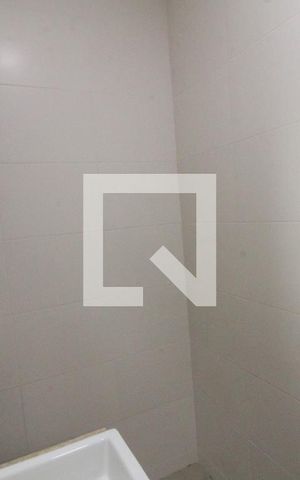 Casa para alugar com 80m², 2 quartos e 2 vagas Casa para alugar com 80m², 2 quartos e 2 vagasBanheiro