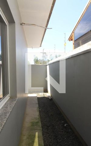 Casa para alugar com 80m², 2 quartos e 2 vagas Casa para alugar com 80m², 2 quartos e 2 vagasVaranda