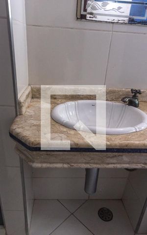 Casa à venda com 190m², 4 quartos e 2 vagas Casa à venda com 190m², 4 quartos e 2 vagasBanheiro social