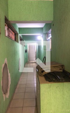 Casa à venda com 190m², 4 quartos e 2 vagas Casa à venda com 190m², 4 quartos e 2 vagasQuintal