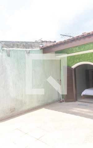 Casa à venda com 190m², 4 quartos e 2 vagas Casa à venda com 190m², 4 quartos e 2 vagasVaranda suíte