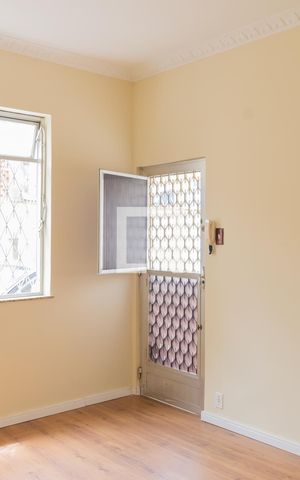 Apartamento à venda com 55m², 2 quartos e 1 vaga Apartamento à venda com 55m², 2 quartos e 1 vagaSala