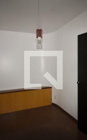 Casa à venda com 280m², 5 quartos e 3 vagas Casa à venda com 280m², 5 quartos e 3 vagasQuarto 1