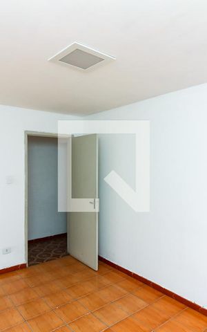 Casa à venda com 170m², 4 quartos e 2 vagas Casa à venda com 170m², 4 quartos e 2 vagasCasa 1 - Quarto 2