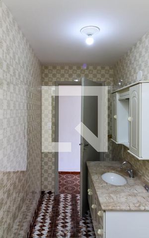 Casa à venda com 170m², 4 quartos e 2 vagas Casa à venda com 170m², 4 quartos e 2 vagasCasa 1 - Banheiro
