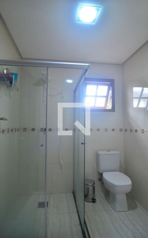 Casa à venda com 256m², 5 quartos e 3 vagasBanheiro Suíte