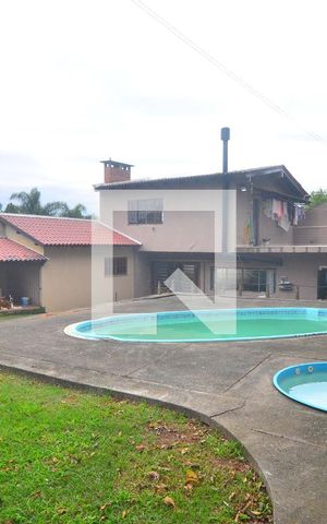 Casa à venda com 256m², 5 quartos e 3 vagasPátio