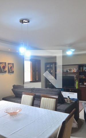 Casa à venda com 256m², 5 quartos e 3 vagasSala