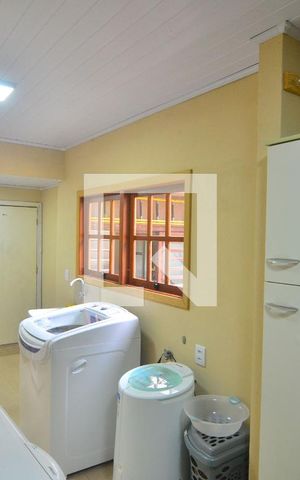 Casa à venda com 256m², 5 quartos e 3 vagasÁrea de Serviço