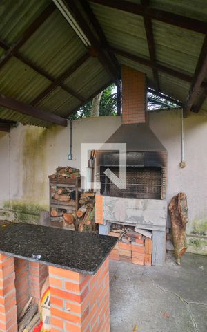 Casa à venda com 256m², 5 quartos e 3 vagasChurrasqueira