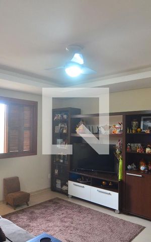 Casa à venda com 256m², 5 quartos e 3 vagasSala