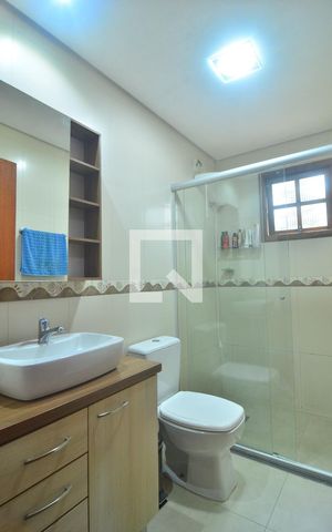 Casa à venda com 256m², 5 quartos e 3 vagasBanheiro