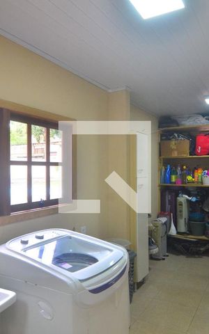 Casa à venda com 256m², 5 quartos e 3 vagasÁrea de Serviço