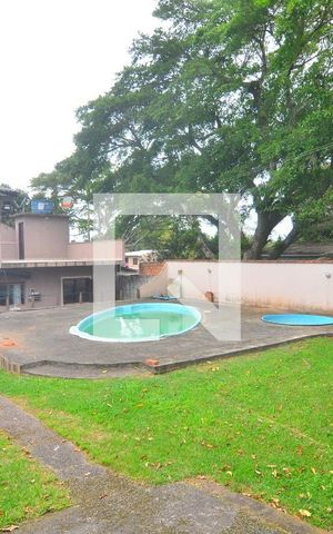 Casa à venda com 256m², 5 quartos e 3 vagasPátio