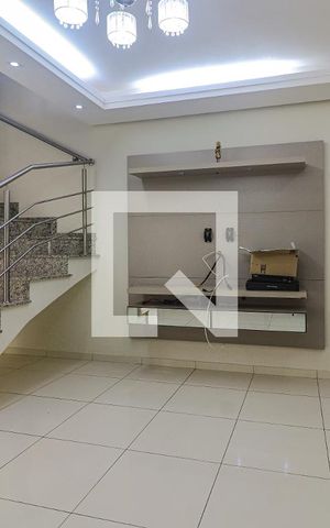 Casa à venda com 120m², 3 quartos e 2 vagas Casa à venda com 120m², 3 quartos e 2 vagasSala