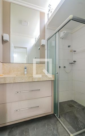 Casa à venda com 120m², 3 quartos e 2 vagas Casa à venda com 120m², 3 quartos e 2 vagasBanheiro