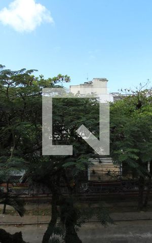 Apartamento à venda com 75m², 2 quartos e 2 vagasVista - Quarto de Serviço