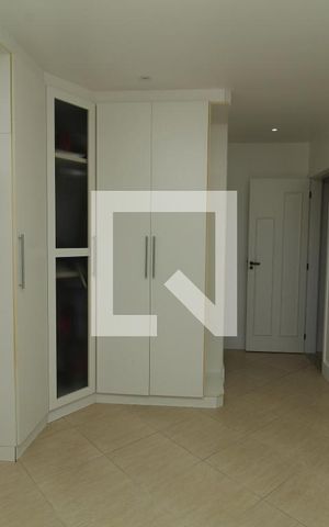Apartamento à venda com 75m², 2 quartos e 2 vagasSuíte