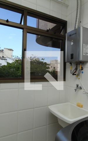 Apartamento à venda com 75m², 2 quartos e 2 vagasÁrea de Serviço