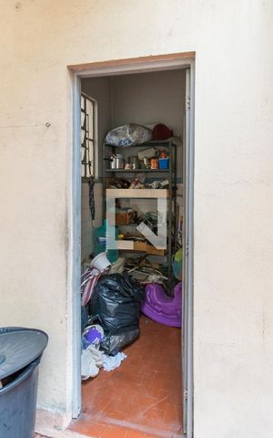 Casa para alugar com 262m², 4 quartos e 3 vagas Casa para alugar com 262m², 4 quartos e 3 vagasQuintal - Quarto de depósito