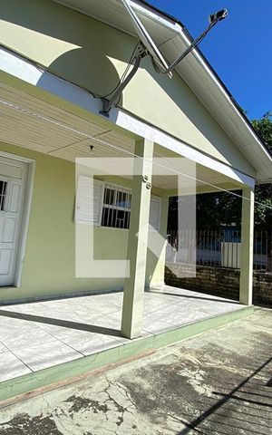 Casa à venda com 110m², 2 quartos e 2 vagasFachada