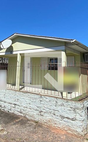 Casa à venda com 110m², 2 quartos e 2 vagasFachada
