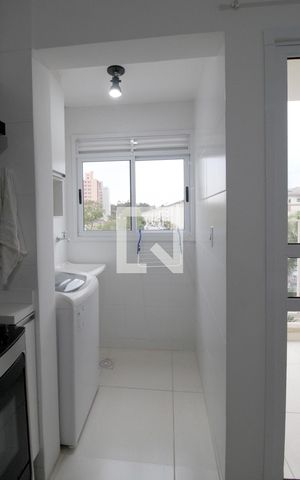 Apartamento para alugar com 104m², 3 quartos e 1 vagaÁrea de Serviço