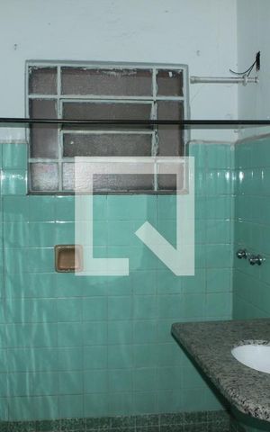 Casa à venda com 100m², 3 quartos e 2 vagasBanheiro